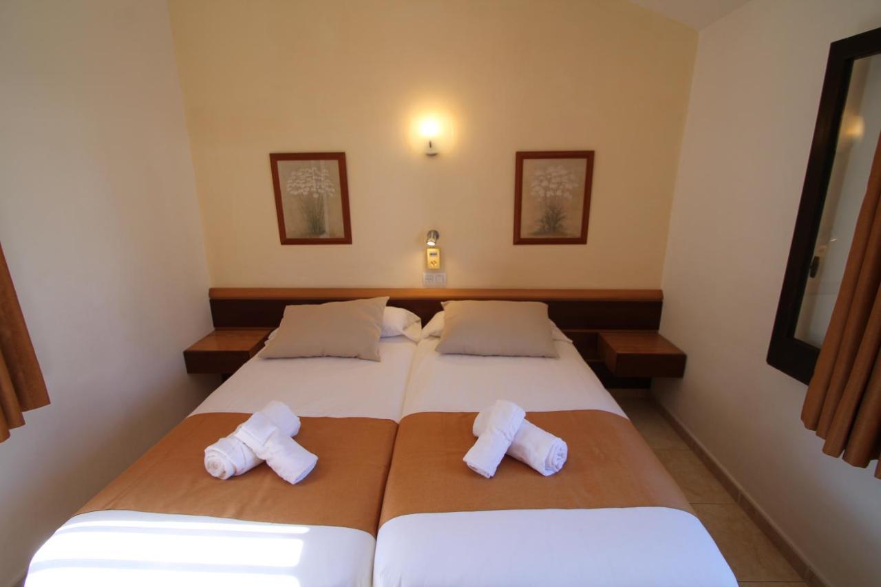 Apartaments Talayot 칼라엔블레인즈 외부 사진