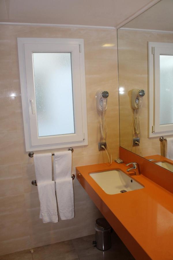 Apartaments Talayot 칼라엔블레인즈 외부 사진